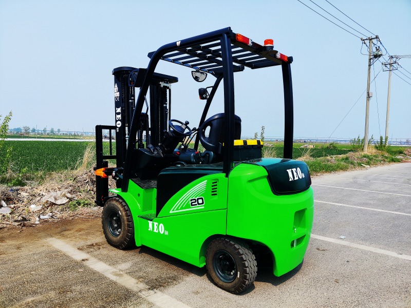 NEOlift electric forklift