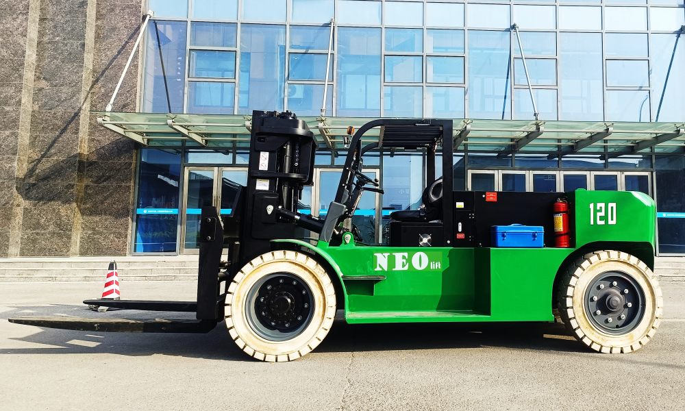 NEOlift heavy duty electric forklift