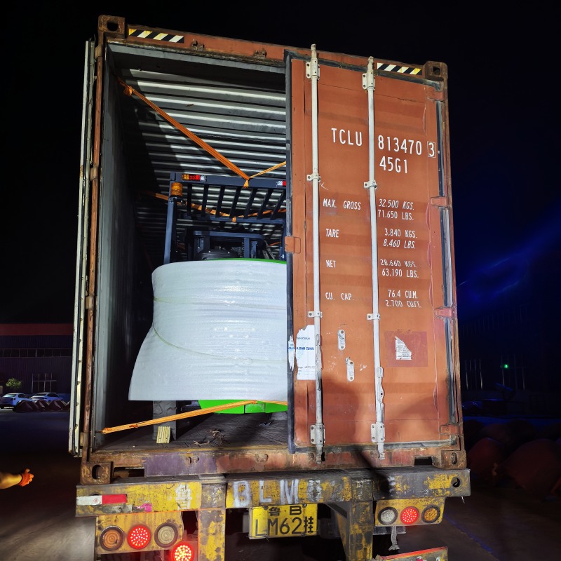 NEOlift livrează stivuitoare diesel de mare capacitate pentru a consolida operațiunile de manipulare a oțelului din Guyana